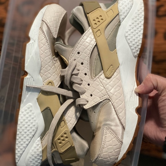 Nike Air Huarache Size 8.5W - Picture 3 of 6